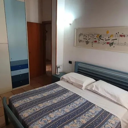 Primavera Hotel 2*