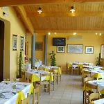 Primavera فندق سينِغاليا